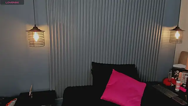 SusanaBell  online show from April 9, 2026, 8:59 pm