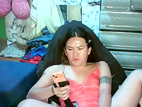 ur lovelychen online show from May 26, 2026, 1:04 am