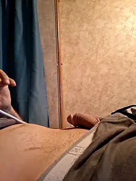 t4zm4ni4c23 online show from March 11, 2026, 3:44 am