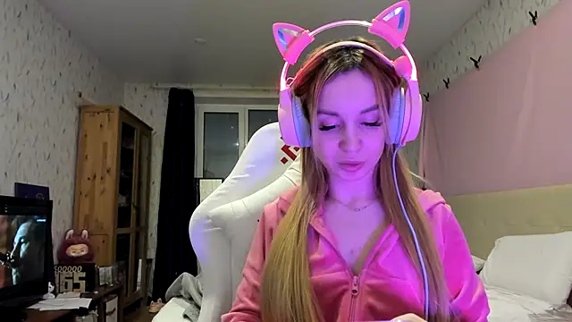 Snapshot of LinaKunilina chatting on March 4, 2026, 7:32 pm LinaKunilina online show from March 4, 2026, 7:32 pm