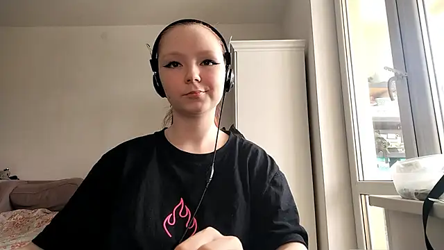 Snapshot of velyraxis chatting on March 3, 2026, 12:01 pm velyraxis online show from March 3, 2026, 12:01 pm