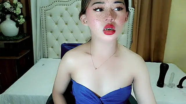 Snapshot of Seductive_sophie chatting on July 17, 2026, 5:15 am Seductive sophie online show from July 17, 2026, 5:15 am
