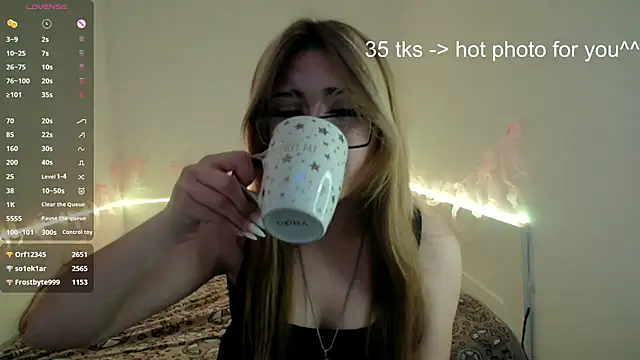 CucKuhta online show from May 8, 2026, 4:22 pm