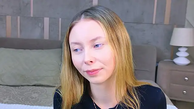 Tessa Cross online show from March 4, 2026, 5:48 am