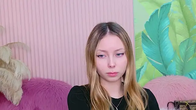 Tessa Cross online show from March 3, 2026, 8:10 am