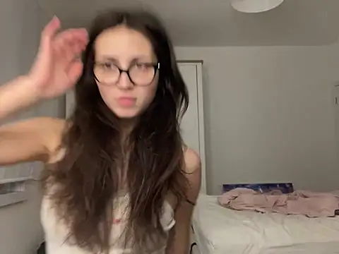 Ellamay06 online show from April 24, 2026, 8:00 pm