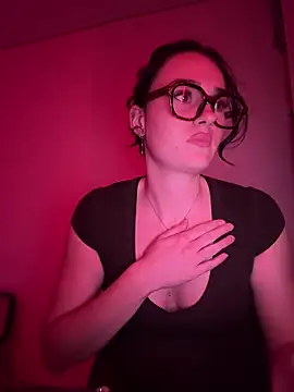 Claraaaaa06 online show from April 19, 2026, 7:38 pm