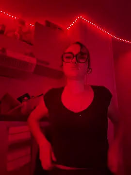 Claraaaaa06 online show from April 8, 2026, 7:59 pm