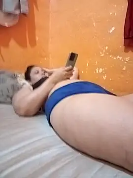 Snapshot of Andrebb3 chatting on March 4, 2026, 6:15 pm Andrebb3 online show from March 4, 2026, 6:15 pm