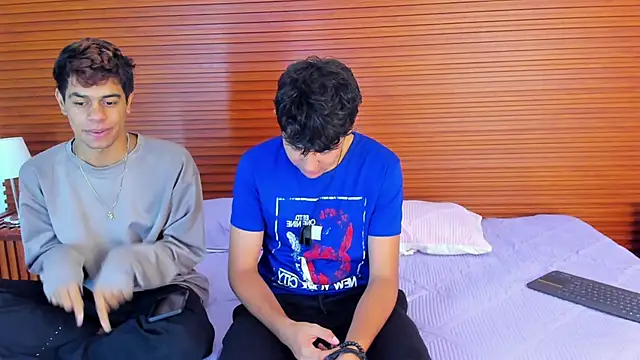 peakk twiinns online show from April 18, 2026, 11:34 am