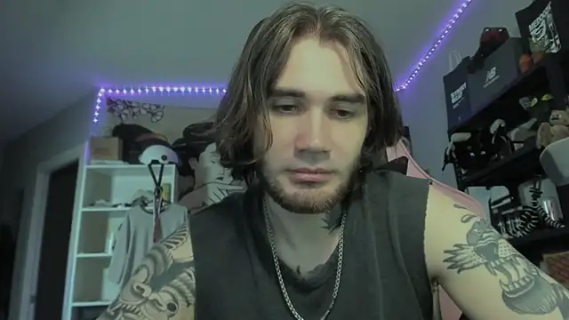 Snapshot of otiebis chatting on March 4, 2026, 7:21 pm otiebis online show from March 4, 2026, 7:21 pm