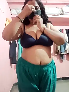 Miss-Dolly07 online show from April 24, 2026, 3:14 pm