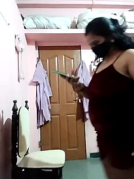 Miss-Dolly07 online show from April 12, 2026, 4:32 pm