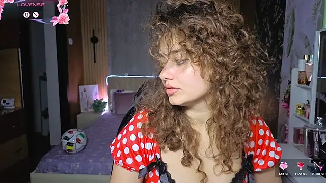 Snapshot of KatarinaHeaven chatting on July 1, 2026, 12:22 am KatarinaHeaven online show from July 1, 2026, 12:22 am