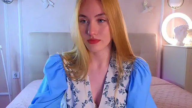 Snapshot of JenniferCamprell chatting on April 8, 2026, 8:21 pm JenniferCamprell online show from April 8, 2026, 8:21 pm