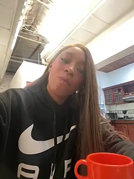 LiaTrainor online show from March 16, 2026, 12:31 pm