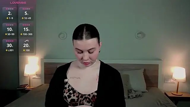 HermioneMoon online show from March 25, 2026, 4:17 pm