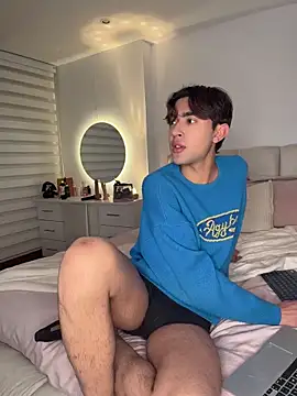 MatthewMoore  online show from April 21, 2026, 12:34 am