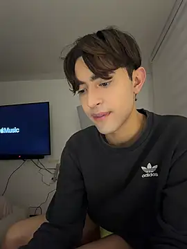 MatthewMoore  online show from April 18, 2026, 2:58 am