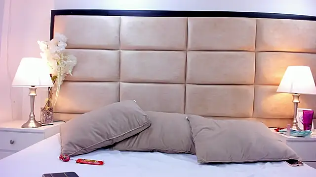 MeganVelvet  online show from April 21, 2026, 12:23 pm