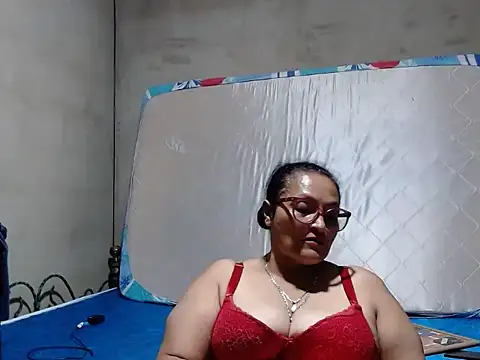 Snapshot of _BellaNocturna chatting on April 26, 2026, 1:03 am BellaNocturna online show from April 26, 2026, 1:03 am