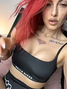 Lxyrose online show from April 24, 2026, 6:32 pm