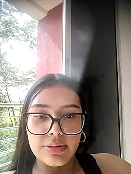 Snapshot of pregnant_kitten01 chatting on March 4, 2026, 7:21 pm pregnant kitten01 online show from March 4, 2026, 7:21 pm