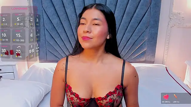 Snapshot of Leandra-Johnson chatting on May 18, 2026, 1:16 pm Leandra-Johnson online show from May 18, 2026, 1:16 pm