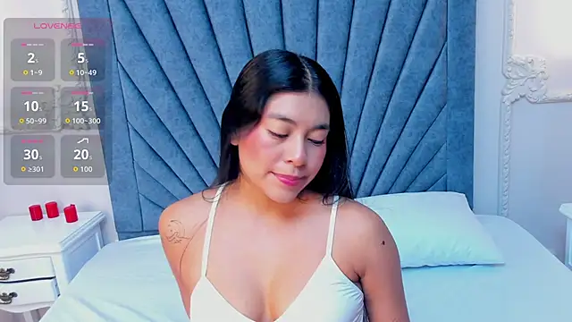 Snapshot of Leandra-Johnson chatting on May 23, 2026, 1:32 pm Leandra-Johnson online show from May 23, 2026, 1:32 pm