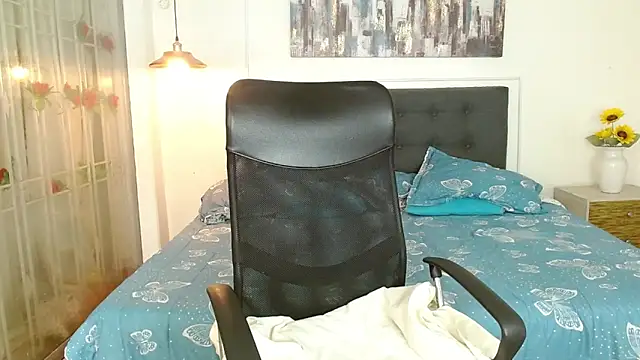 samanthachop online show from April 7, 2026, 1:35 pm