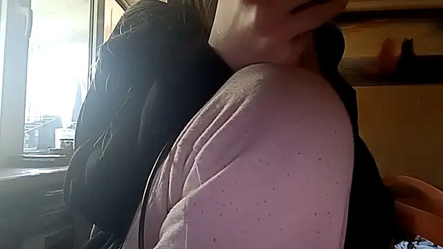 pinkpinkpinkpinkdoll online show from April 19, 2026, 11:44 am