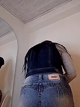 jaade doll online show from April 17, 2026, 1:58 pm