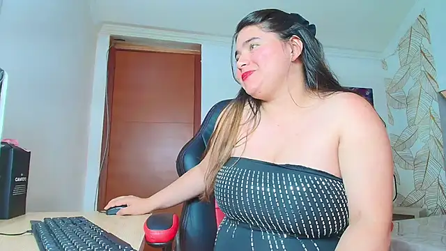 Snapshot of Estrella-gold chatting on March 4, 2026, 6:48 pm Estrella-gold online show from March 4, 2026, 6:48 pm