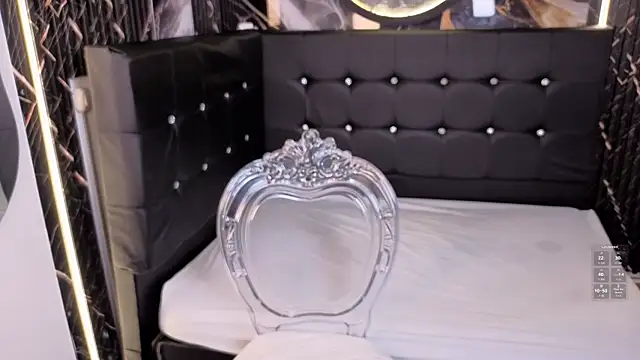 Snapshot of ManuelaVeeleez chatting on June 6, 2026, 3:45 am ManuelaVeeleez online show from June 6, 2026, 3:45 am
