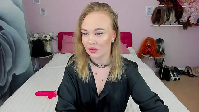 HannahWillow online show from April 7, 2026, 6:15 am