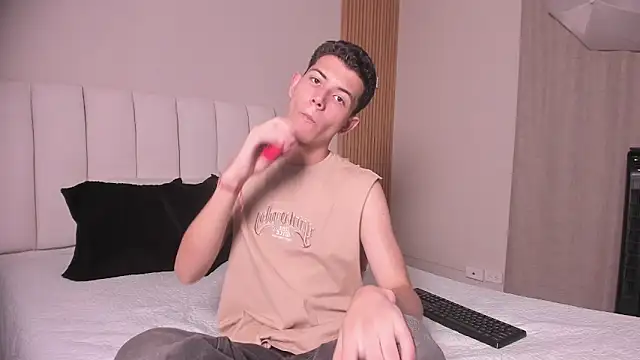 nicocrown online show from March 12, 2026, 8:35 pm