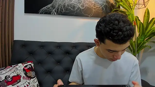 nicocrown online show from March 13, 2026, 8:25 pm