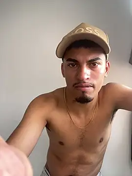 Snapshot of Ares_DAMM chatting on April 30, 2026, 7:21 pm Ares DAMM online show from April 30, 2026, 7:21 pm
