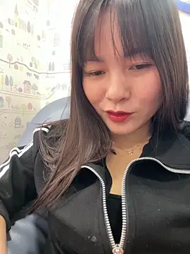 Little Muse78 online show from May 19, 2026, 1:43 am