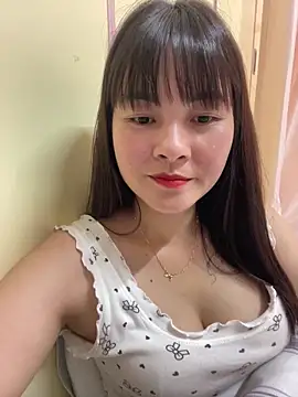 Little Muse78 online show from May 21, 2026, 12:35 pm