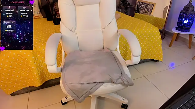  Azahaaraa  online show from March 13, 2026, 3:44 am