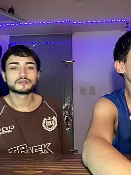 Lucasss2204 online show from April 19, 2026, 3:40 am