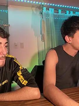 Lucasss2204 online show from April 22, 2026, 4:52 am