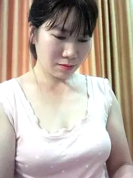 Snapshot of Bondgirl_9 chatting on April 28, 2026, 7:57 am Bondgirl 9 online show from April 28, 2026, 7:57 am