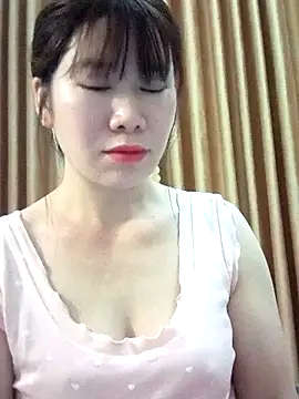 Snapshot of Bondgirl_9 chatting on April 27, 2026, 6:06 pm Bondgirl 9 online show from April 27, 2026, 6:06 pm