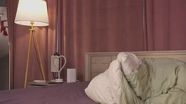 Miranda May online show from April 23, 2026, 12:29 pm