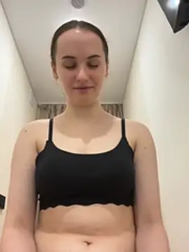 pinkpeachx online show from March 25, 2026, 6:07 pm