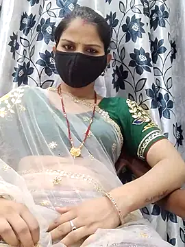 lovelypooja93 online show from July 6, 2026, 3:13 am