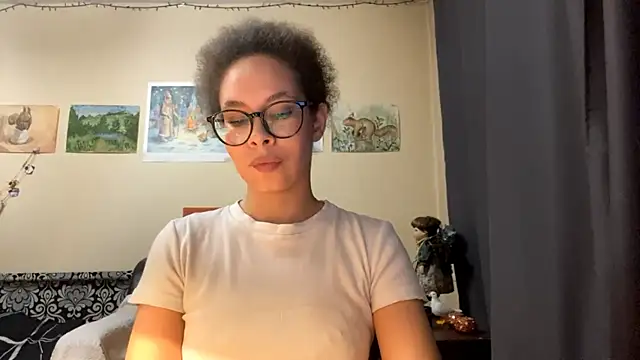 Snapshot of Selena_blom chatting on March 4, 2026, 1:19 pm Selena blom online show from March 4, 2026, 1:19 pm