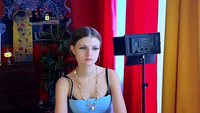 Snapshot of Enji_Rey chatting on June 9, 2026, 9:43 am Enji Rey online show from June 9, 2026, 9:43 am